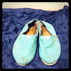 Turquoise toms